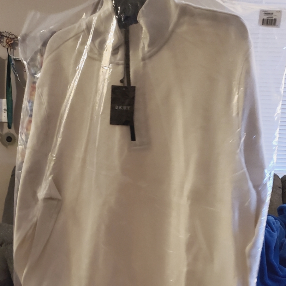 DKNY mens long sleeve sweater GORGEOUS!!